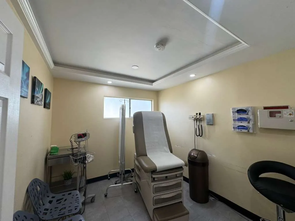 IV therapy treatment room at urgent care El Cajon
