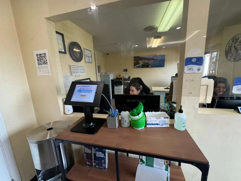 Front desk reception at Palm Urgent Care El Cajon