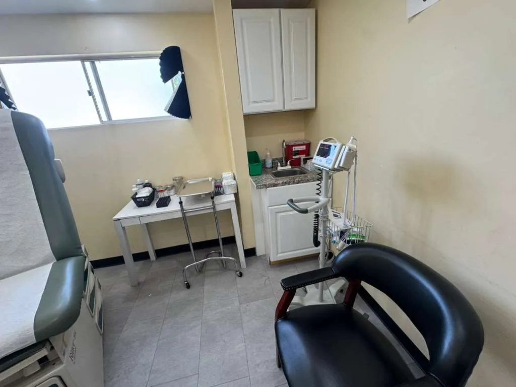 Urgent care treatment room El Cajon Mollison